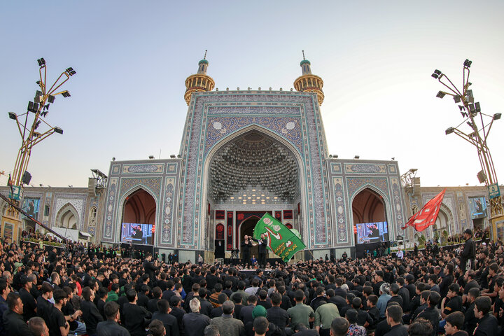 تقرير مصور/ مراسم خاصة بشهادة الرسول(ص) والإمام المجتبى (ع) في الحرم الرضوي الشریف