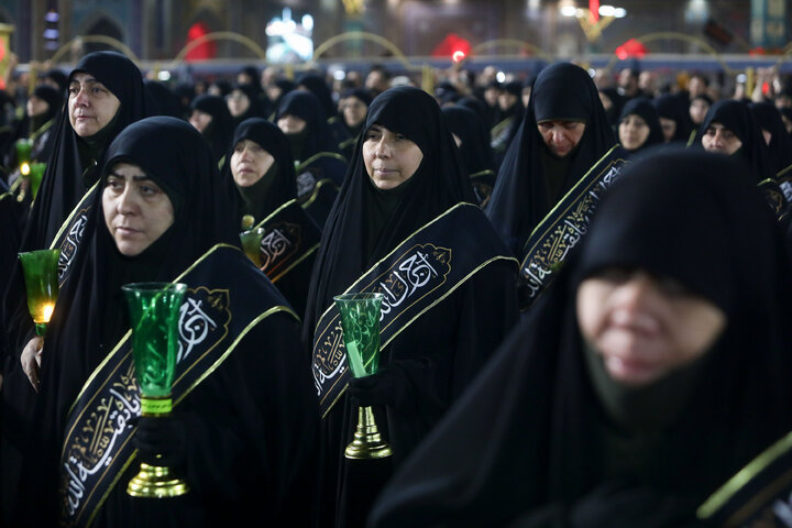 تقرير مصور/ مراسم قراءة الخطبة في ليلة استشهاد الإمام الرضا (ع) في الحرم الرضوي الشريف