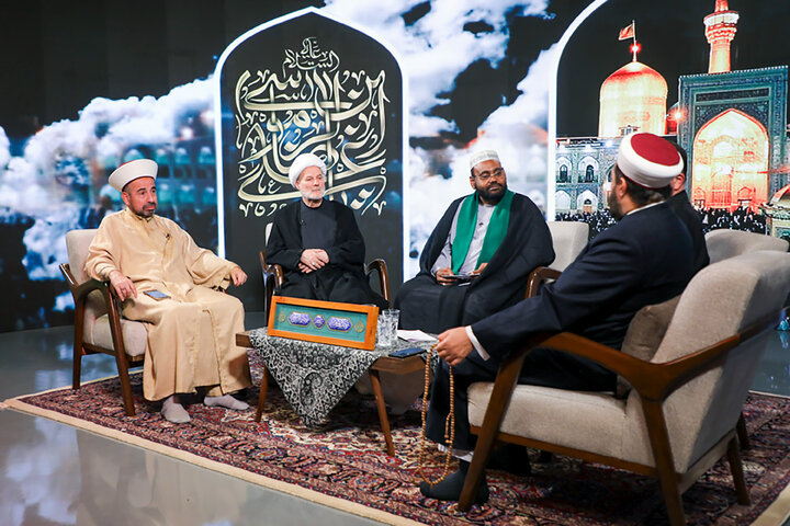 تقرير مصور/ برنامج «عين الحياة» التلفزیوني حول موضوع الرسول (ص) والإمام الرضا (ع)