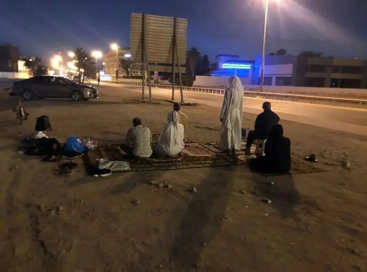 شهروندان بحرینی در مسجد ویران‌شده «علویات» نماز اقامه کردند