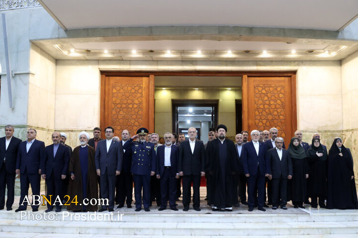 تجدید میثاق رئیس جمهور و اعضای هیئت دولت چهاردهم با آرمان‌های امام راحل