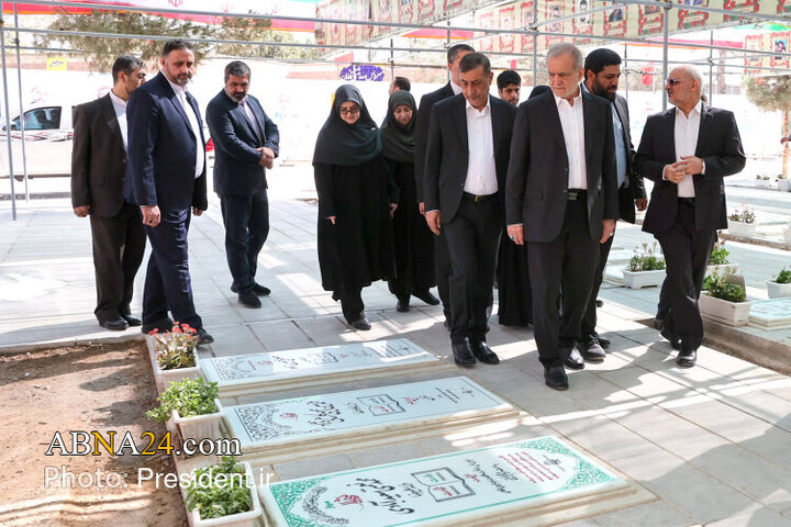 تجدید میثاق رئیس جمهور و اعضای هیئت دولت چهاردهم با آرمان‌های امام راحل