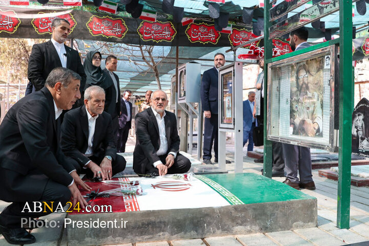 تجدید میثاق رئیس جمهور و اعضای هیئت دولت چهاردهم با آرمان‌های امام راحل