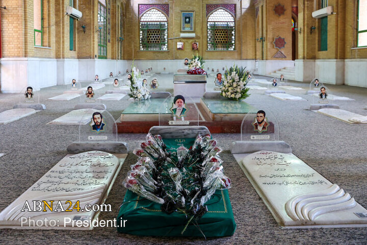 تجدید میثاق رئیس جمهور و اعضای هیئت دولت چهاردهم با آرمان‌های امام راحل