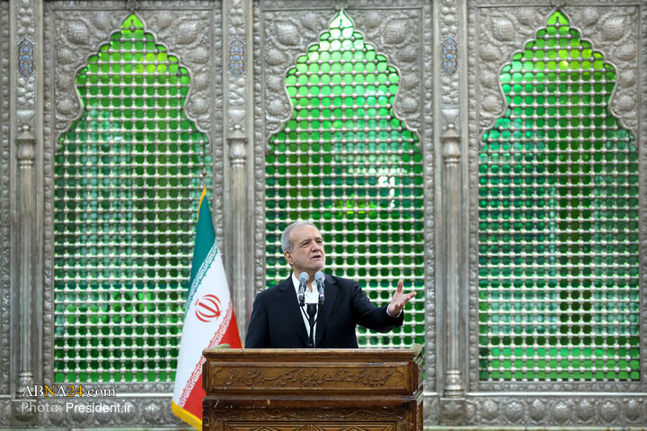 تجدید میثاق رئیس جمهور و اعضای هیئت دولت چهاردهم با آرمان‌های امام راحل