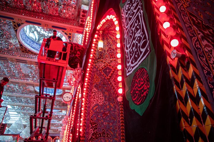 رفع مظاهر الحزن والسواد في مرقد أبي الفضل العباس(عليه السلام) مع حلول شهر ربيع الأول