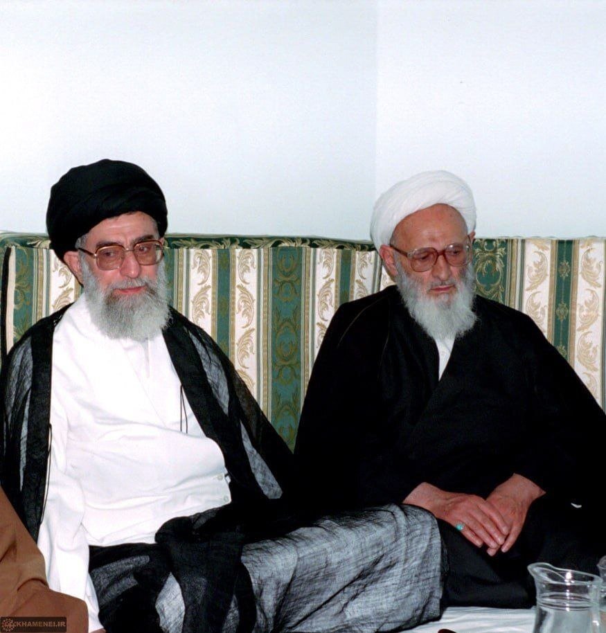 رہبر انقلاب لوگوں اور امام زمانہ کے درمیان براہ راست واسطہ ہیں، علامہ حسن زادہ آملی + تصاویر
