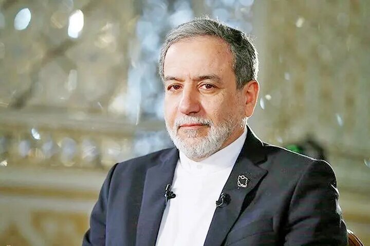 وەزیری دەرەوەی ئێران گەیشتە عەرەبستان وەزیری دەرەوەی ئێران گەیشتە عەرەبستان