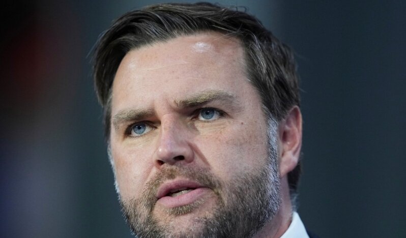 Senatör Vance: Ruslar, Trump’a önemli tavizler verdi