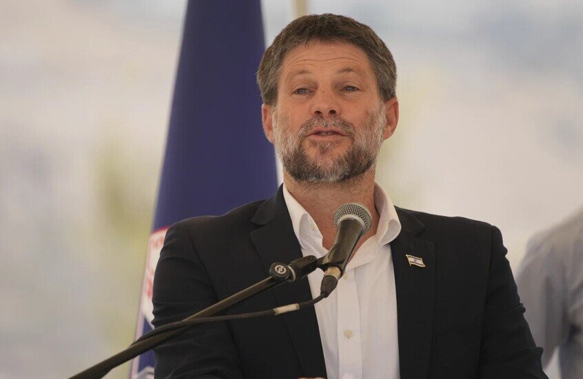 سموتريتش: لا طعام ولا ماء ولا وقود إلى غزة