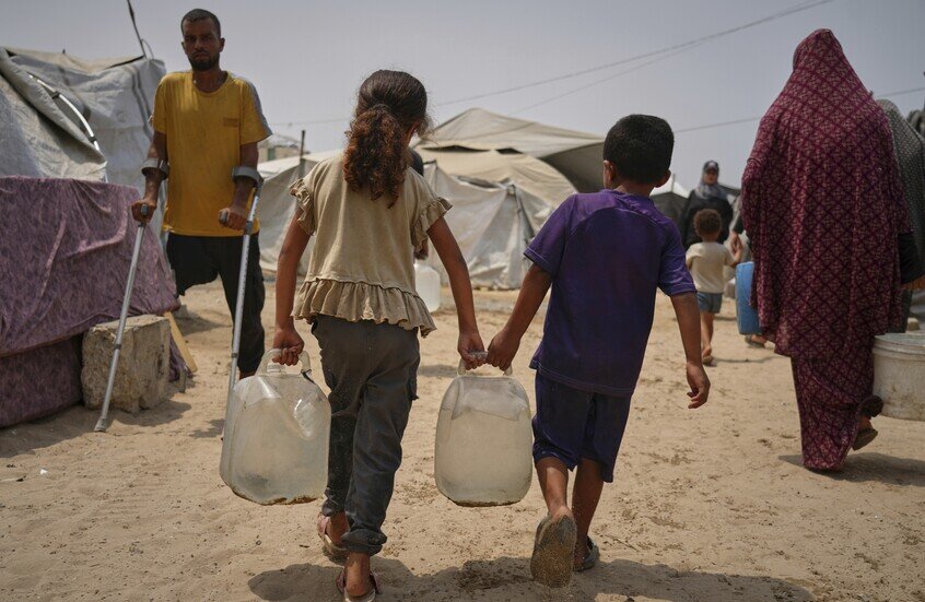 "أطباء بلا حدود" تتهم إسرائيل باستخدام المياه كسلاح حرب في غزة