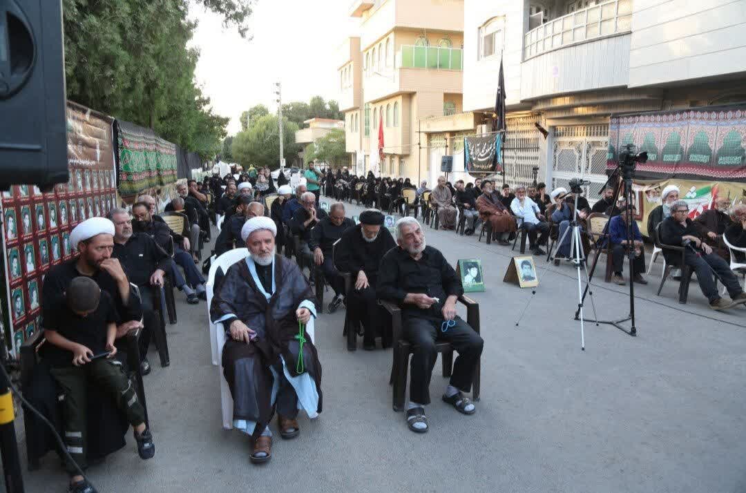 تجلیل از خانواده شهدا در اختتامیه سومین یادواره شهدای همنام امام رضا(ع) در شهر قم
