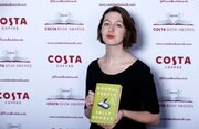 İrlandalı Yazar Sally Rooney, Kitap Gelirlerini Filistin Destekçilerine Bağışladı