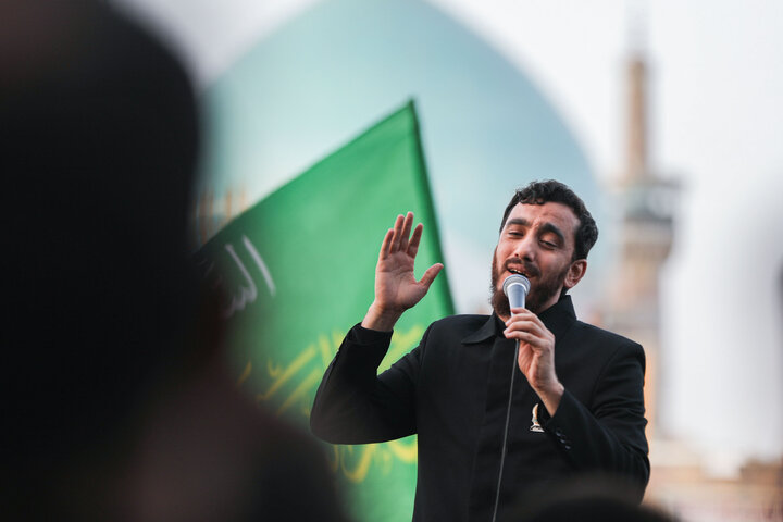 تقرير مصور/ مراسم "التراتيل"بذكرى شهادة الإمام الرضا(ع) في الحرم الرضوي الشریف