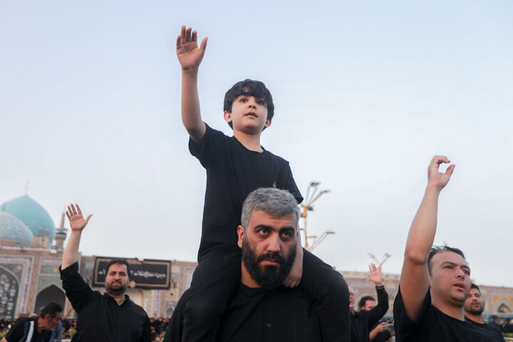 تقرير مصور/ مراسم "التراتيل"بذكرى شهادة الإمام الرضا(ع) في الحرم الرضوي الشریف