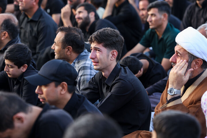 تقرير مصور/ مراسم "التراتيل"بذكرى شهادة الإمام الرضا(ع) في الحرم الرضوي الشریف