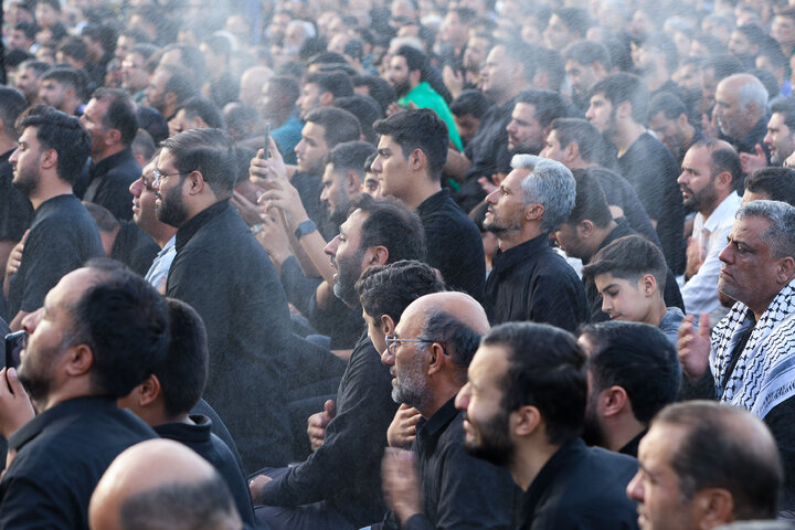 تقرير مصور/ مراسم "التراتيل"بذكرى شهادة الإمام الرضا(ع) في الحرم الرضوي الشریف