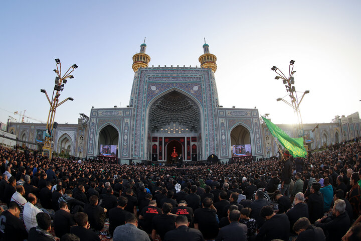 تقرير مصور/ مراسم "التراتيل"بذكرى شهادة الإمام الرضا(ع) في الحرم الرضوي الشریف