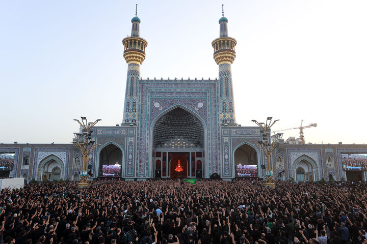 تقرير مصور/ مراسم "التراتيل"بذكرى شهادة الإمام الرضا(ع) في الحرم الرضوي الشریف