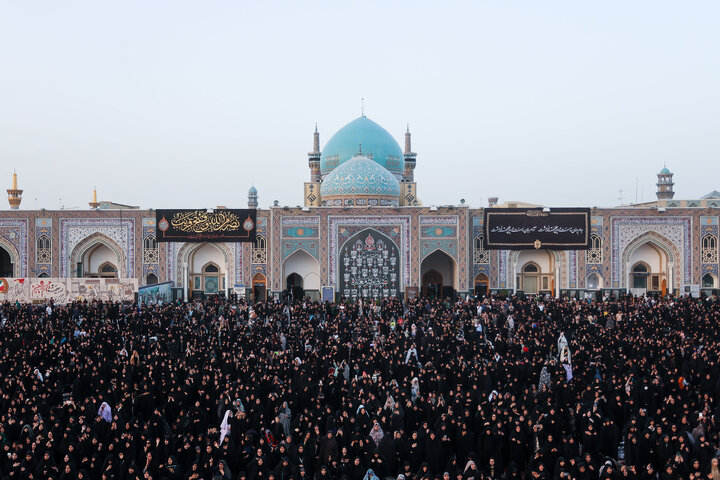 تقرير مصور/ مراسم "التراتيل"بذكرى شهادة الإمام الرضا(ع) في الحرم الرضوي الشریف