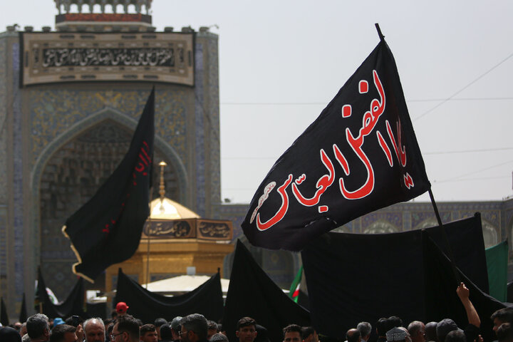 تقرير مصور/ مراسم عزاء يوم استشهاد الإمام الرضا (ع) في الحرم الرضوي الشريف