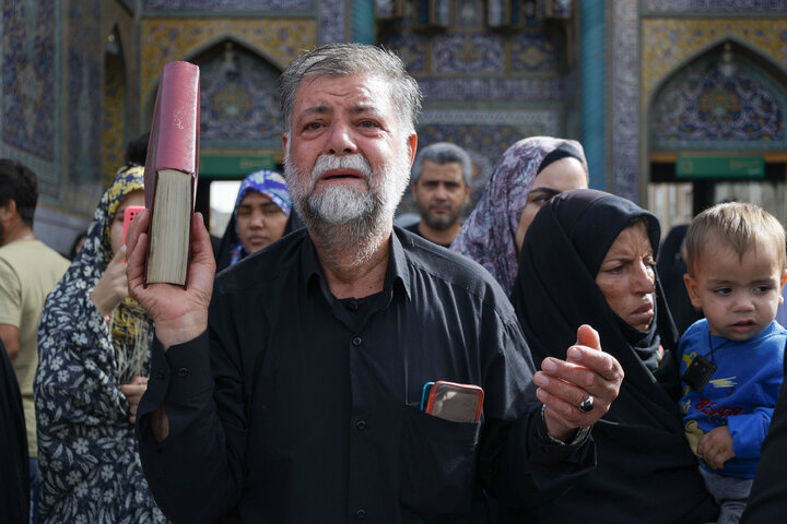 تقرير مصور/ مراسم عزاء يوم استشهاد الإمام الرضا (ع) في الحرم الرضوي الشريف