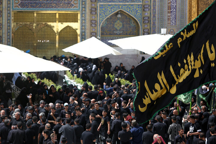 تقرير مصور/ مراسم عزاء يوم استشهاد الإمام الرضا (ع) في الحرم الرضوي الشريف