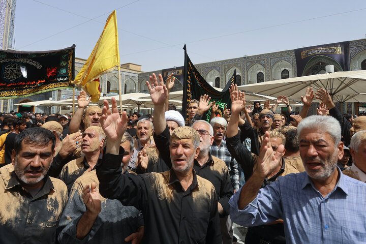 تقرير مصور/ مراسم عزاء يوم استشهاد الإمام الرضا (ع) في الحرم الرضوي الشريف