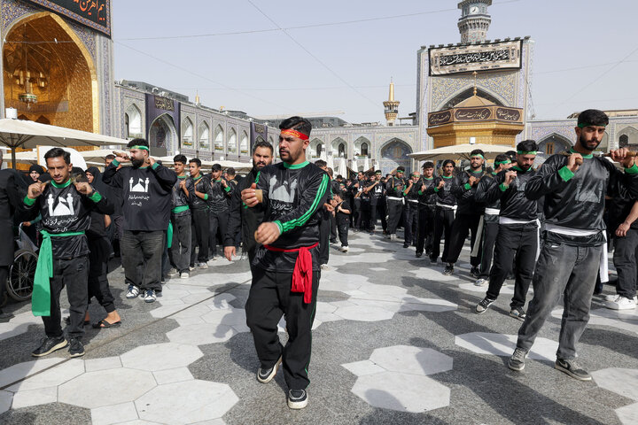 تقرير مصور/ مراسم عزاء يوم استشهاد الإمام الرضا (ع) في الحرم الرضوي الشريف