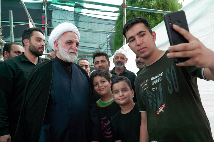 تقرير مصور/ حضور رئيس السلطة القضائية في المواكب القریبة من الحرم الرضوي الشريف