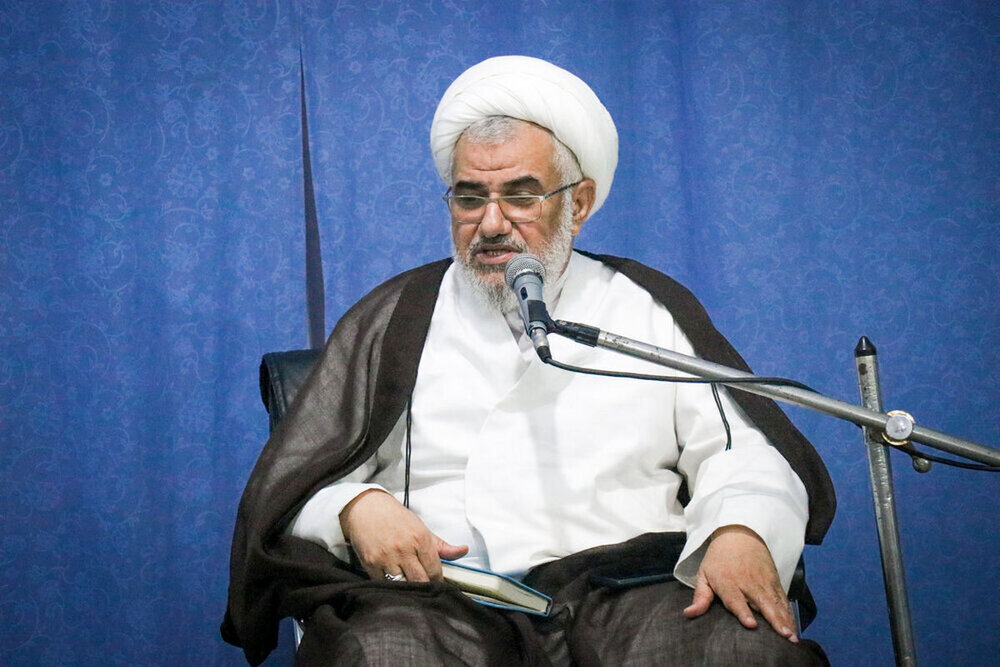 مسجد در فرهنگ اسلامی نَه فقط خانه خدا که کانون وحدت و تربیت است