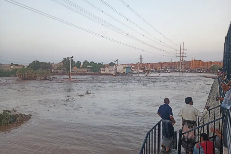 سیلابهای بیسابقه در یمن/ دهها قربانی و صدها بیخانمان