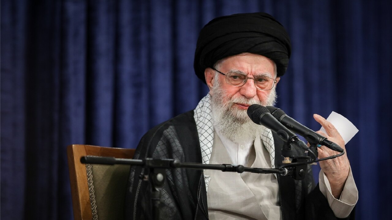 صفحه عبری رهبر معظم انقلاب: رژیم صهیونی منفورترین رژیم دنیا است