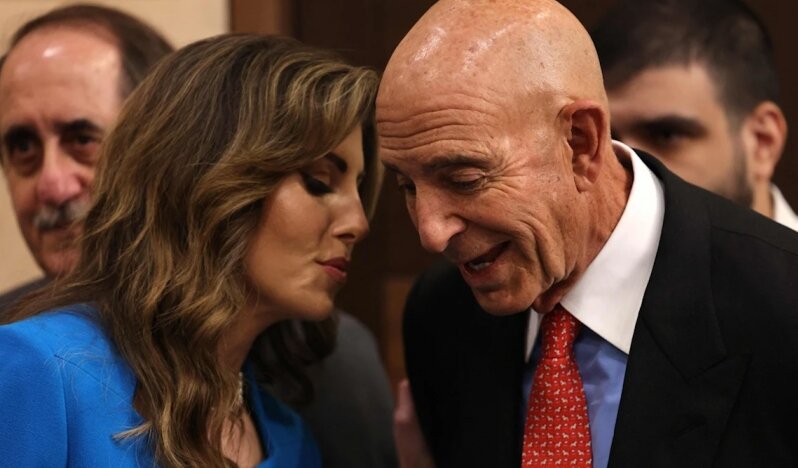 ABD elçisi Barrack: İsrail'in çekilmesi Hizbullah'ın silahsızlanmasına bağlı