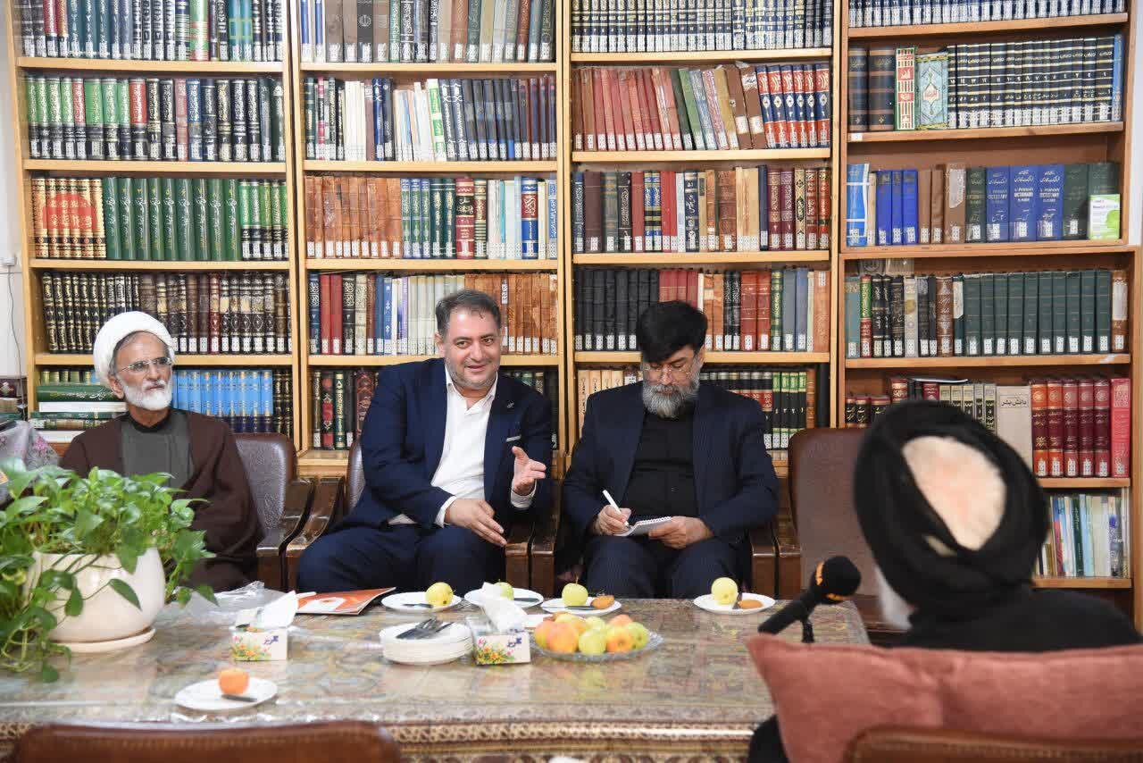 عالی‌ترین معارف اخلاقی و اجتماعی برای زندگی، در کلام اهل‌بیت(ع) وجود دارد/ بارگاه رضوی مرکز خشنودسازی مردمان است