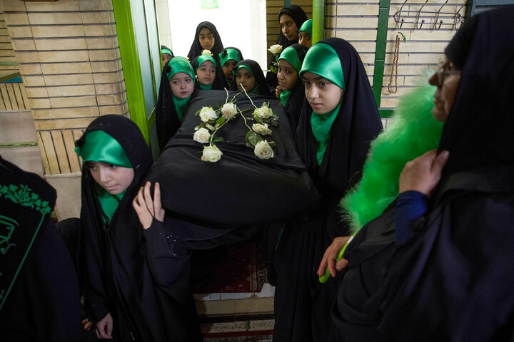 تقرير مصور/ مراسم عزاء سيدات حي نوغان بمناسبة ذكرى استشهاد ثامن الأئمة (ع)