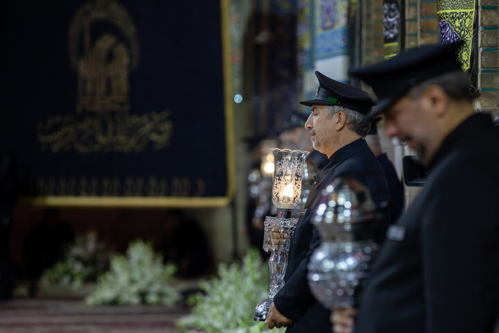 تقرير مصور/ مراسم لیلة غرباء الإمام علي بن موسی الرضا(ع)