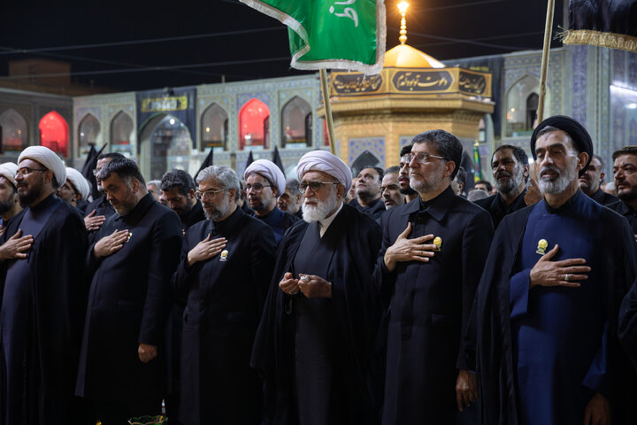 تقرير مصور/ مراسم لیلة غرباء الإمام علي بن موسی الرضا(ع)
