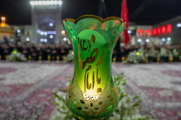 تقرير مصور/ مراسم لیلة غرباء الإمام علي بن موسی الرضا(ع)