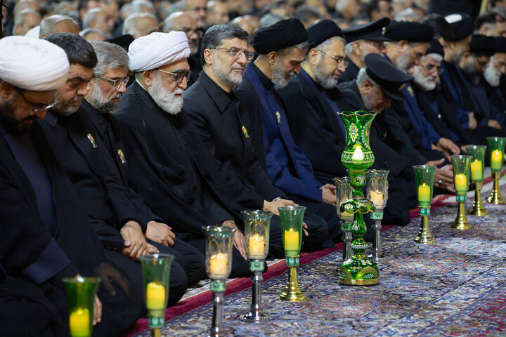 تقرير مصور/ مراسم لیلة غرباء الإمام علي بن موسی الرضا(ع)