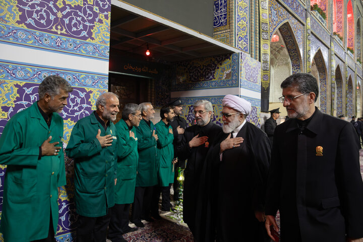 تقرير مصور/ مراسم لیلة غرباء الإمام علي بن موسی الرضا(ع)