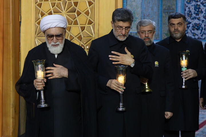 تقرير مصور/ مراسم لیلة غرباء الإمام علي بن موسی الرضا(ع)