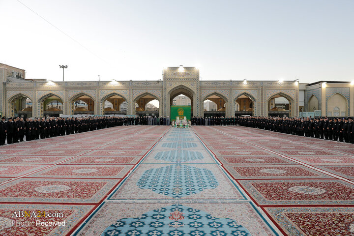 Informe fotográfico |  Ceremonia de sustitución de la bandera del santuario del Imam Reza (P) en vísperas del mes de Rabi‘ al-Awwal