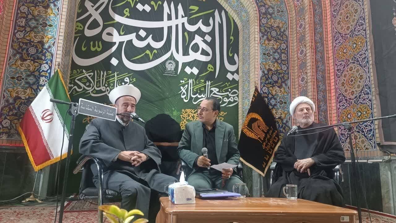 إقامة مراسم « حوار بين عالِمَين» الروحانیة في الحرم الرضوي الشریف