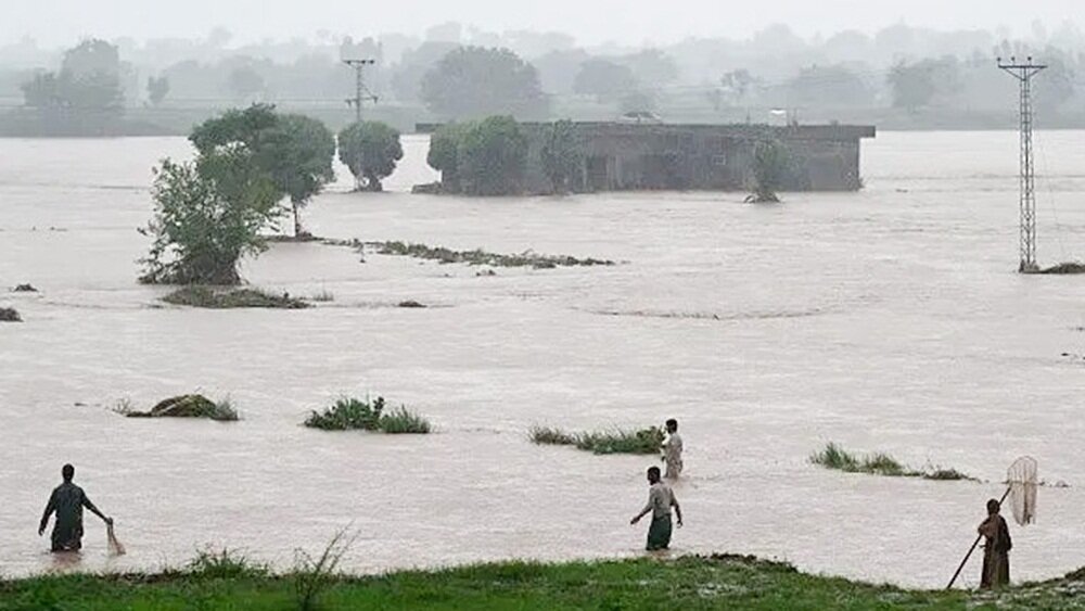 پنجاب: ہیڈ قادرآباد کو بچانے کیلیے دریائےچناب کے 2 بند دھماکے سے اڑا دیے گئے