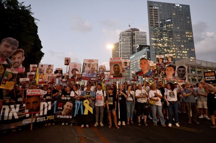 Protestas masivas en Tel Aviv contra las políticas de Netanyahu; exigen cese al fuego inmediato en Gaza y liberación de rehenes