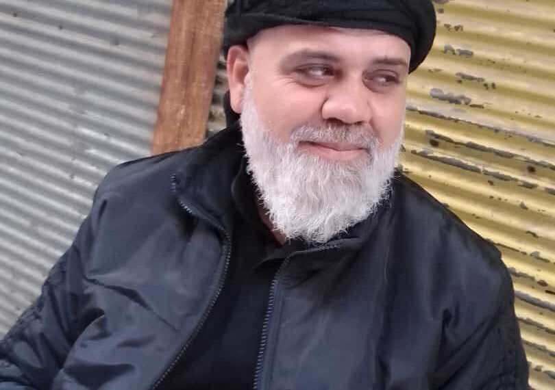 Termê(laşê) zilamekî şîe yê Sûrî li herêma Zeynebiye ya Şamê piştî girtinê hate dîtin