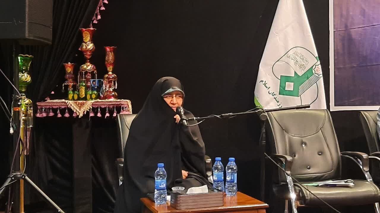 Raportek e ji Abna li ser kiryarên Arbaîn yên şandeya  Waiz û medhekar Îslamî; ji şandina 60 berdevk û şîniyan heta perwerdeya 2.500 xizmetkaran