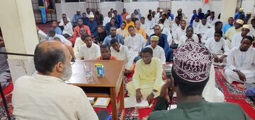 Jamiat Al-Mustafa (s) - Dar-es-salaam | Kikao cha Kielimu cha Tiba: Dkt. Ali Memari Aendeleza Mafunzo ya Afya Binafsi na Kijamii