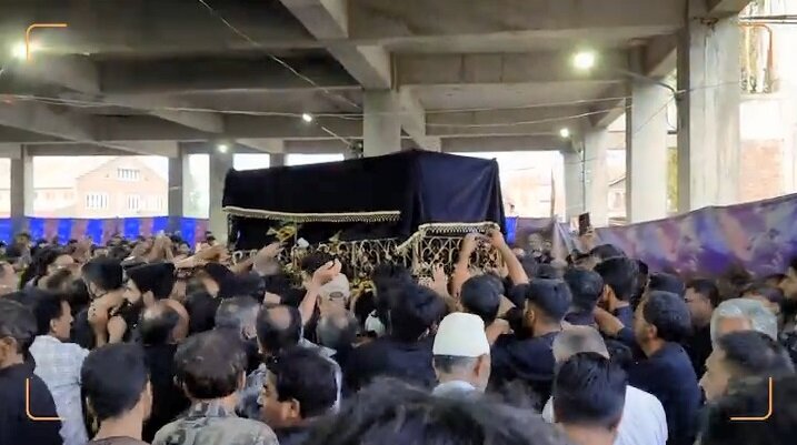 ویدیو | از اشک تا ایستادگی؛ عزاداری ۲۸ صفر در کشمیر با طنین نام مقاومت